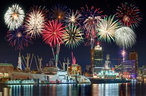 Feuerwerk in Hamburg Hafen